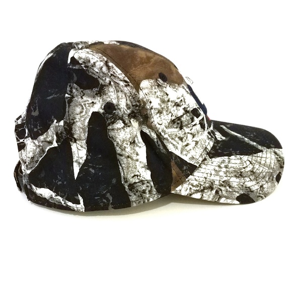 UCONN Huskies Embroidered Mothwing Camo Hat Cap - Picture 4 of 8